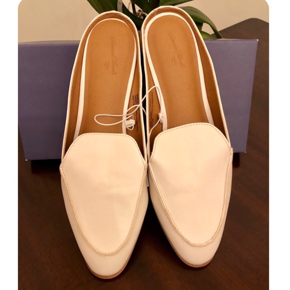 White Universal Thread Mules - Picture 5 of 6